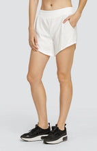 Cargar imagen en el visor de la galería, Indo 6" Short - White - Tailgolf