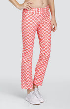 Carregue a imagem no visualizador da galeria,Mulligan 28" Ankle Pant - Palacio Geo