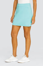 Carregue a imagem no visualizador da galeria,Chessa 18" Skort - Aqua Sky