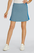 Carregue a imagem no visualizador da galeria,Daylah 18" Skort - Cascading Petals