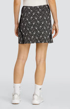 Cargar imagen en el visor de la galería, Mollie 17" Skort - Flourishing Palms