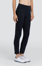 Load image in gallery viewer,Pantalón Aubrianna Tobillero - Negro - Tailgolf