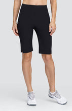 Load image in gallery viewer,Pantalón Corto Sue - Negro - Tailgolf