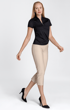 Load image in gallery viewer,Pantalón Mulligan Capri - Beige - Tailgolf