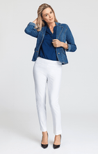 Load image in gallery viewer,Pantalón Mulligan Tobillero- Blanco - Tailgolf