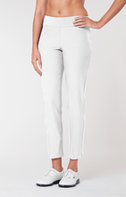 Load image in gallery viewer,Pantalón Mulligan Tobillero- Blanco - Tailgolf