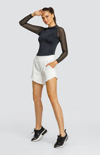 Cargar imagen en el visor de la galería, Indo 6" Short - White - Tailgolf
