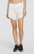 Cargar imagen en el visor de la galería, Indo 6" Short - White - Tailgolf
