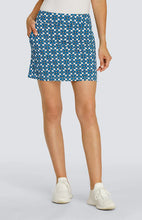 Cargar imagen en el visor de la galería, Elithina 17&quot; Skort - Mosaic Blooms
