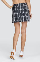 Carregue a imagem no visualizador da galeria,Mckay 17&quot; Skort
