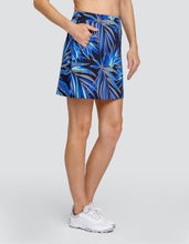 Carregue a imagem no visualizador da galeria,Darby 18&quot; Skort - Frayed Frond
