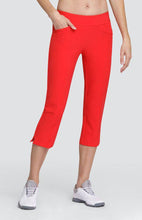 Load image in gallery viewer,Pantalón Deborah - Capri Rojo - Tailgolf
