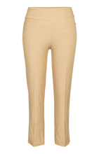 Load image in gallery viewer,Pantalón Mulligan Capri - Beige - Tailgolf
